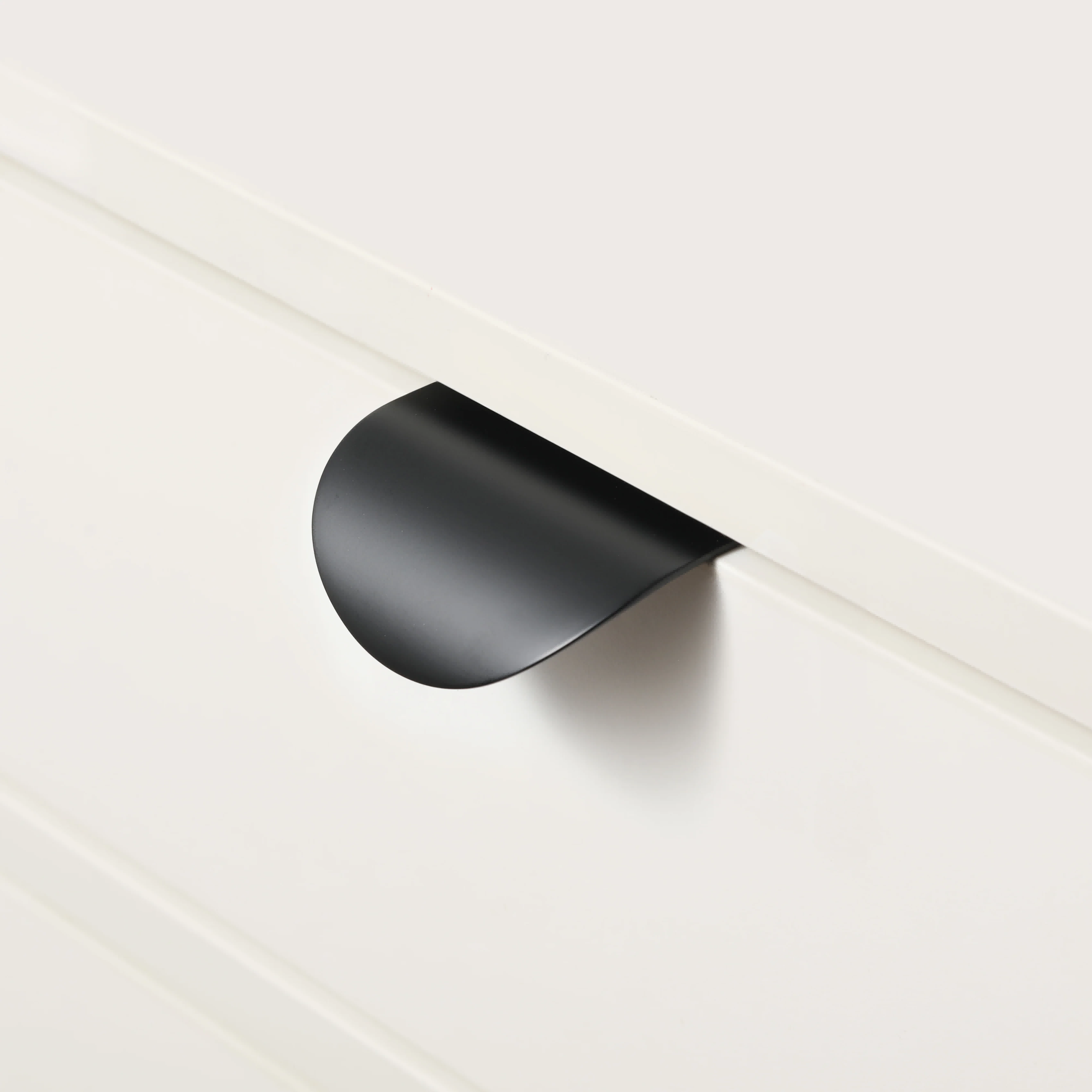 Leaf Lip Cabinet Handle - L & S